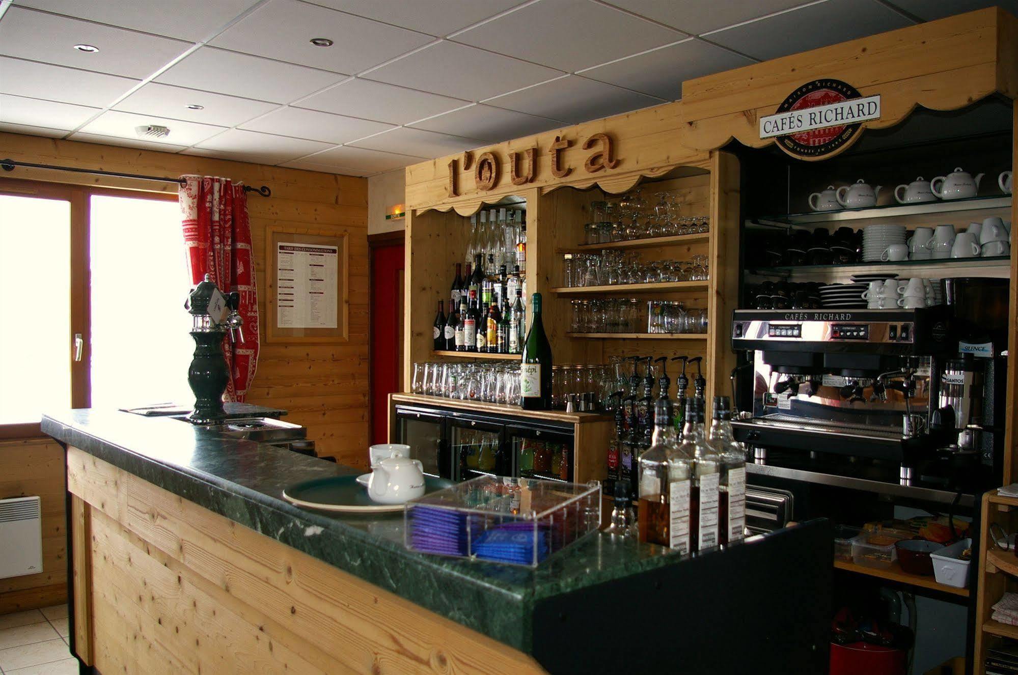 Hotel Restaurant L'Outa Терміньон Екстер'єр фото
